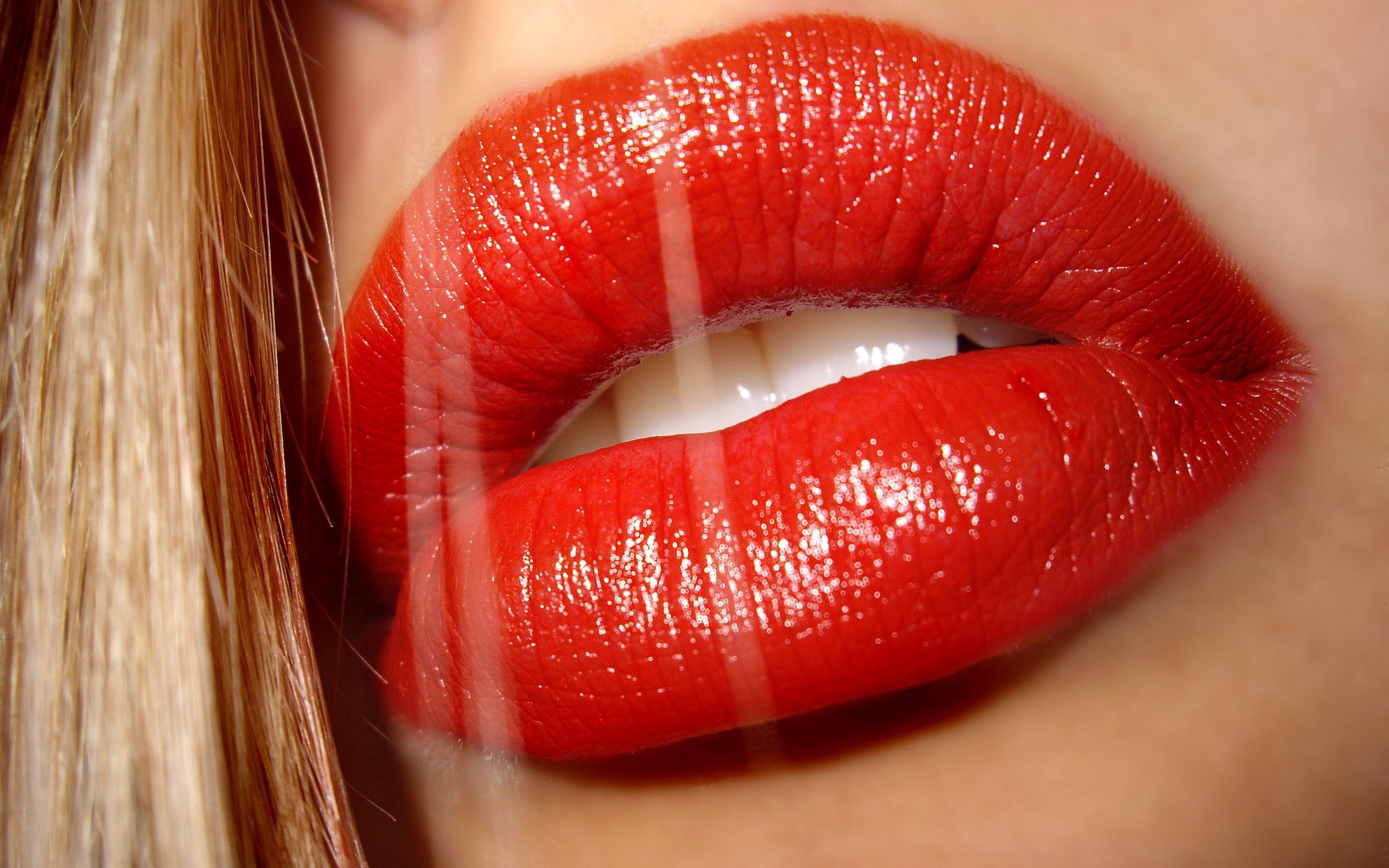 2. Short blonde hair selfie with red lipstick - wide 7