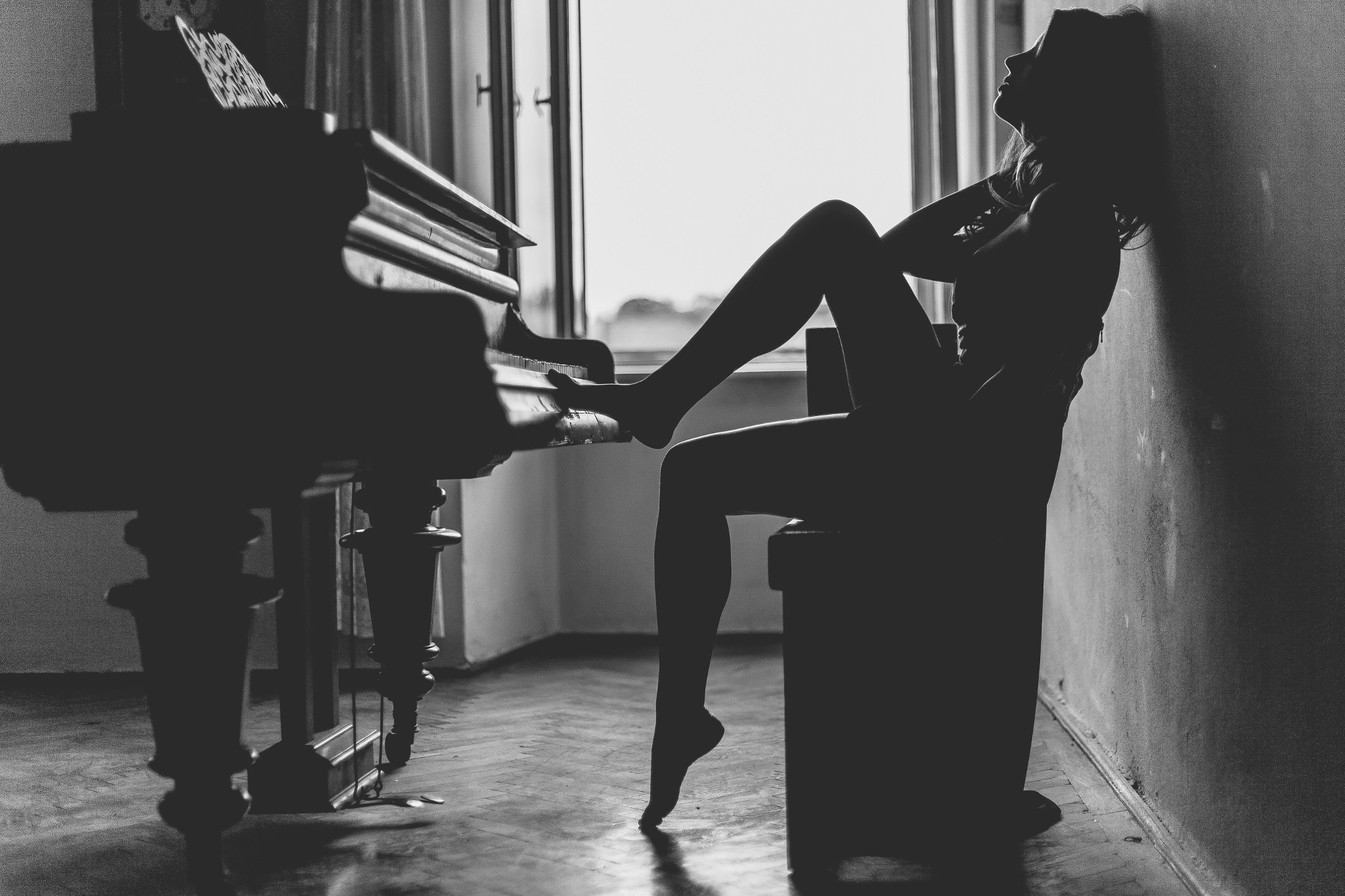Women Dress Blonde Legs Classy Piano Dark