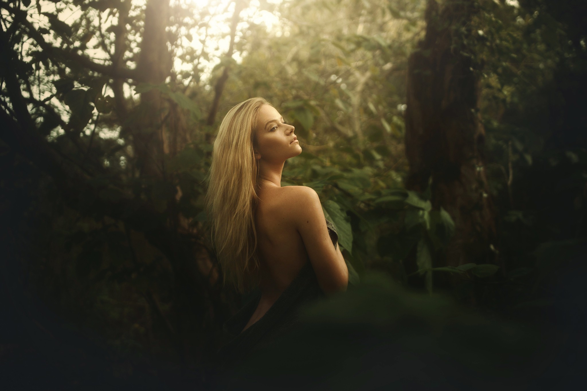 Женщина В Лесу Фото Порно