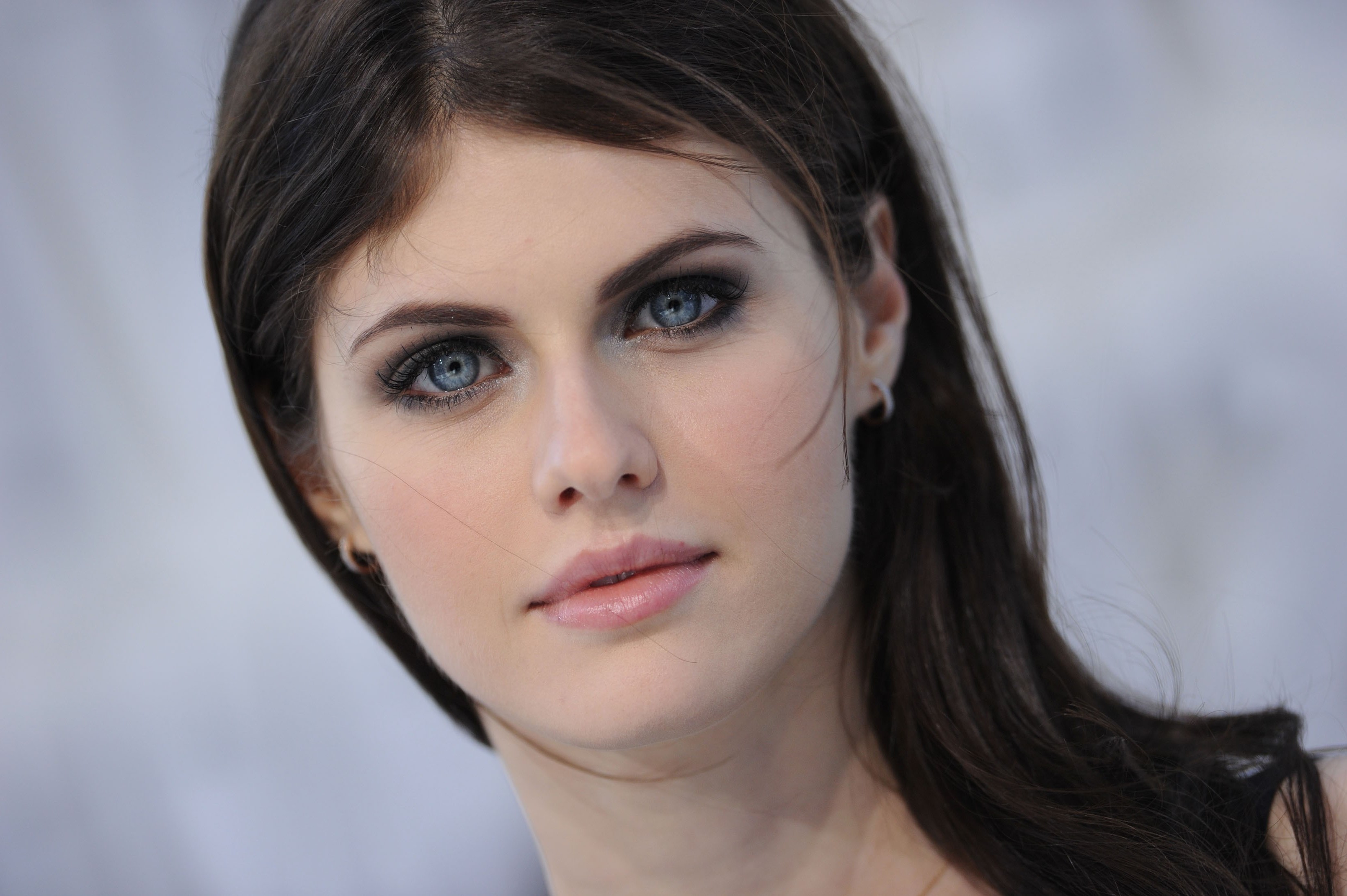 8. "Brunette Hair and Blue Eyes: Tips for Finding Your Perfect Shade" - wide 8