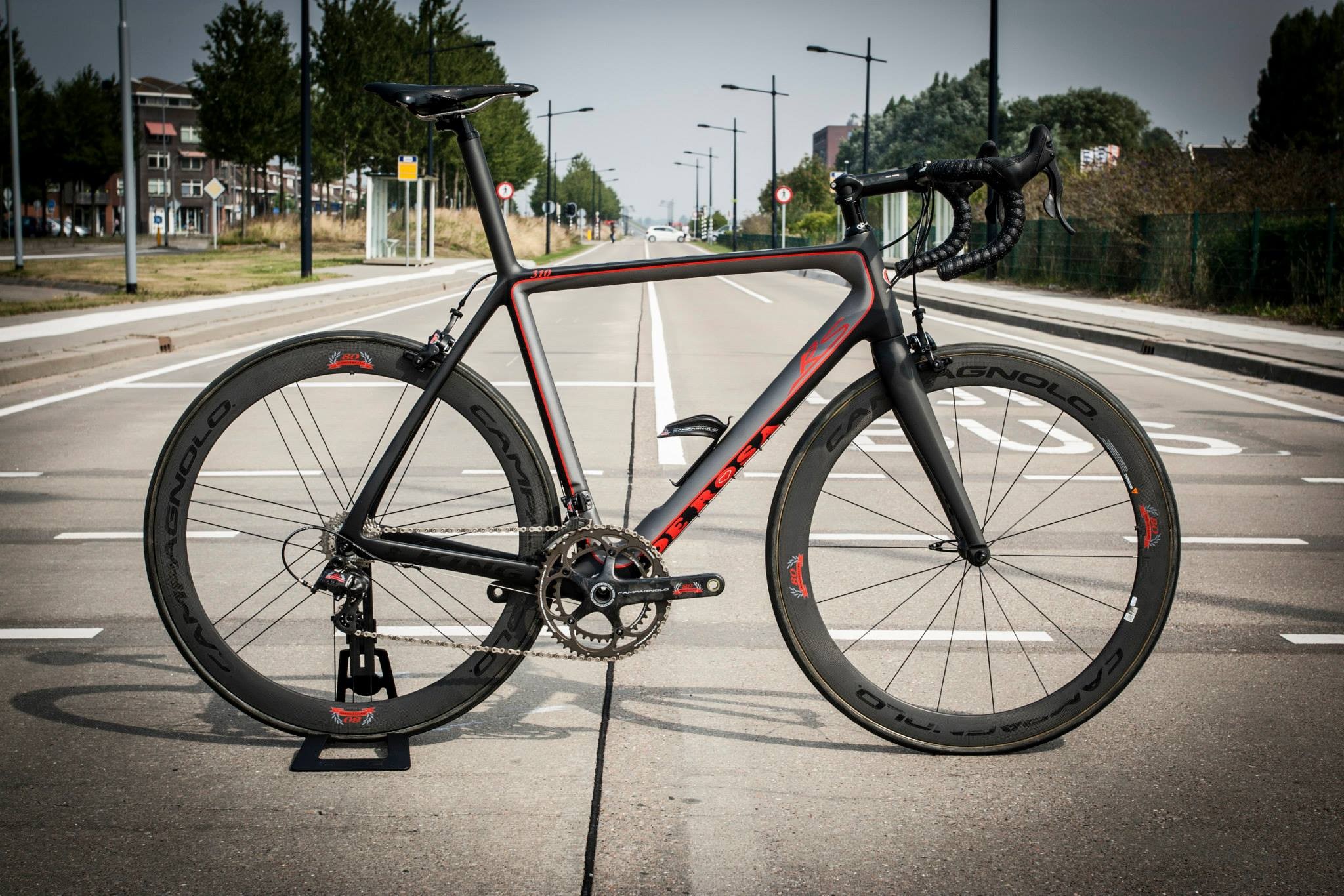 bicycle carbon fiber road wheels Wallpapers HD / Desktop and Mobile