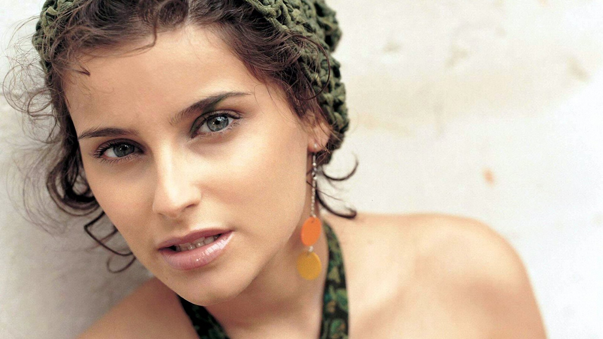 Nelly Furtado Folk R B Latin Hip Hop Dance Pop World Babe