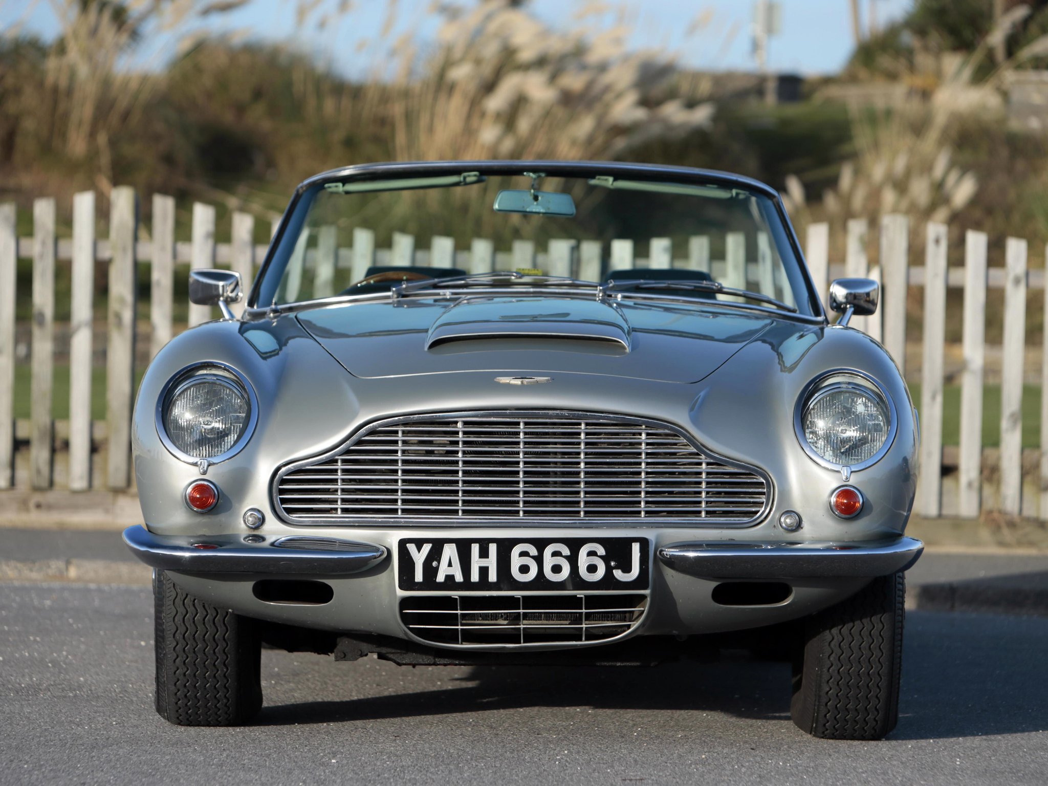 Aston Martin Db Volante Uk Spec Mkii Classic