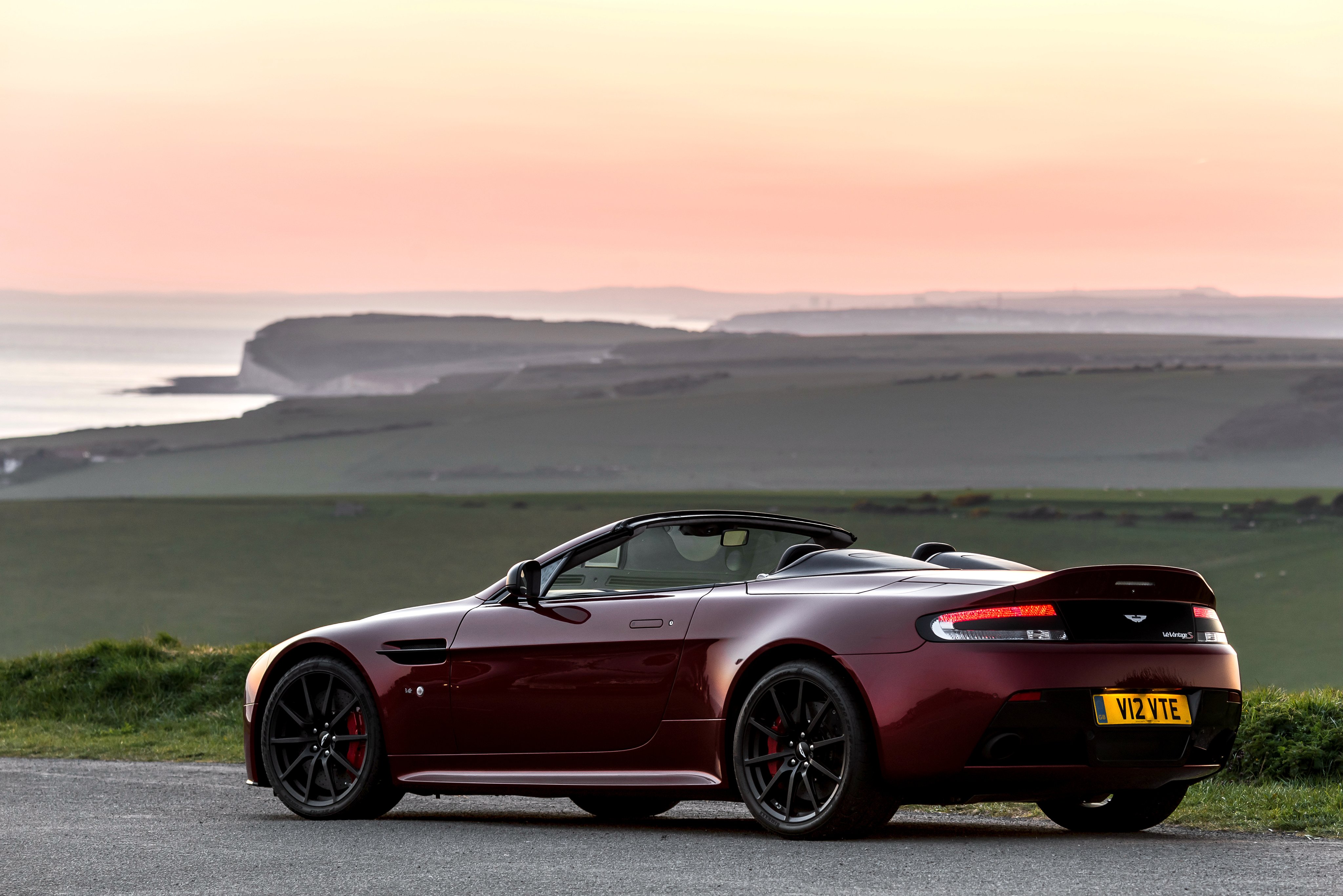 Aston Martin V Vantage S Roadster Uk Spec Supercar