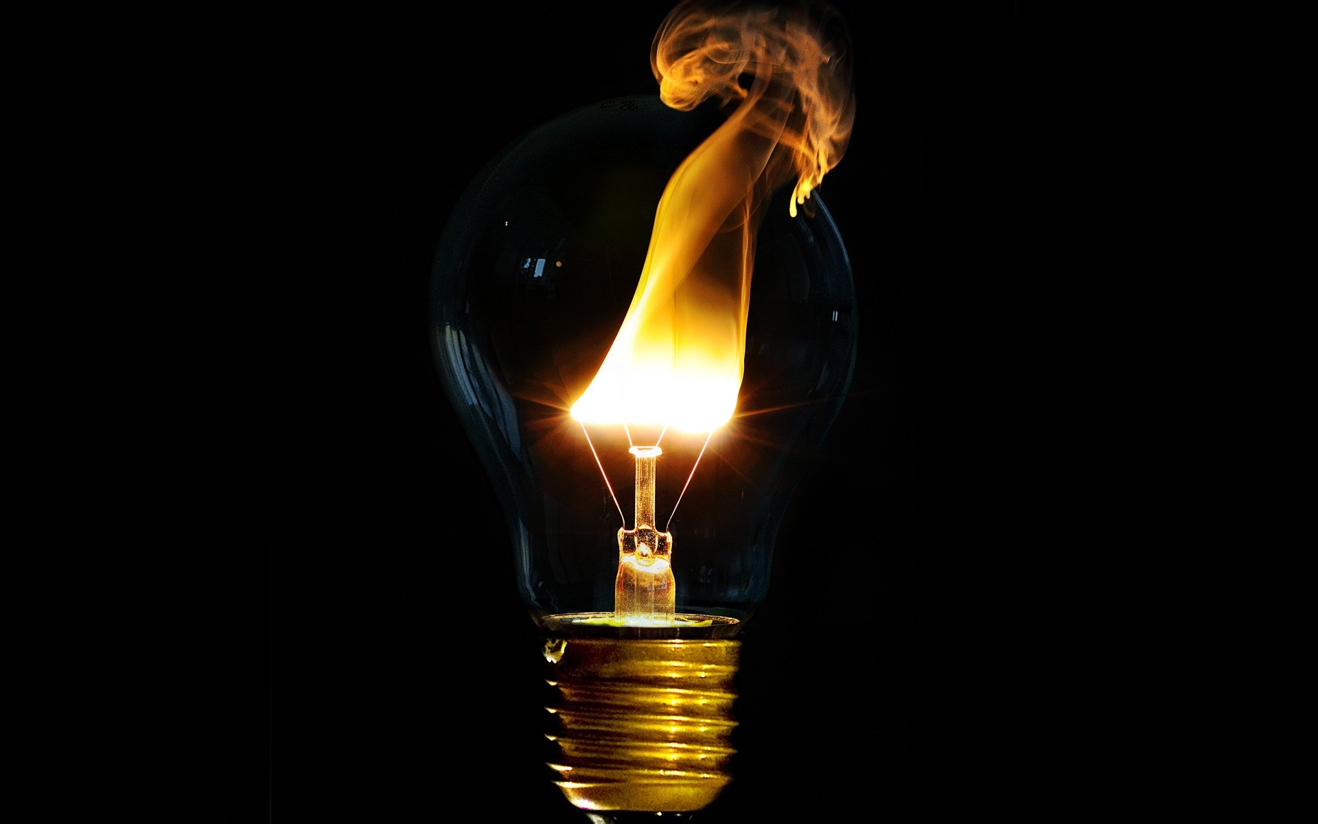 Fire a light bulbs Wallpaper