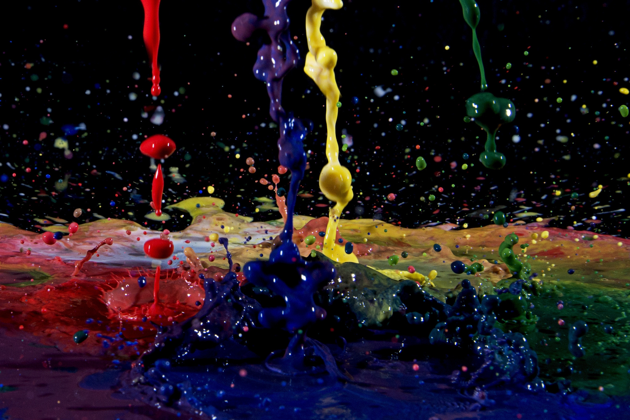 Paint Drops Splash Macro Wallpaper