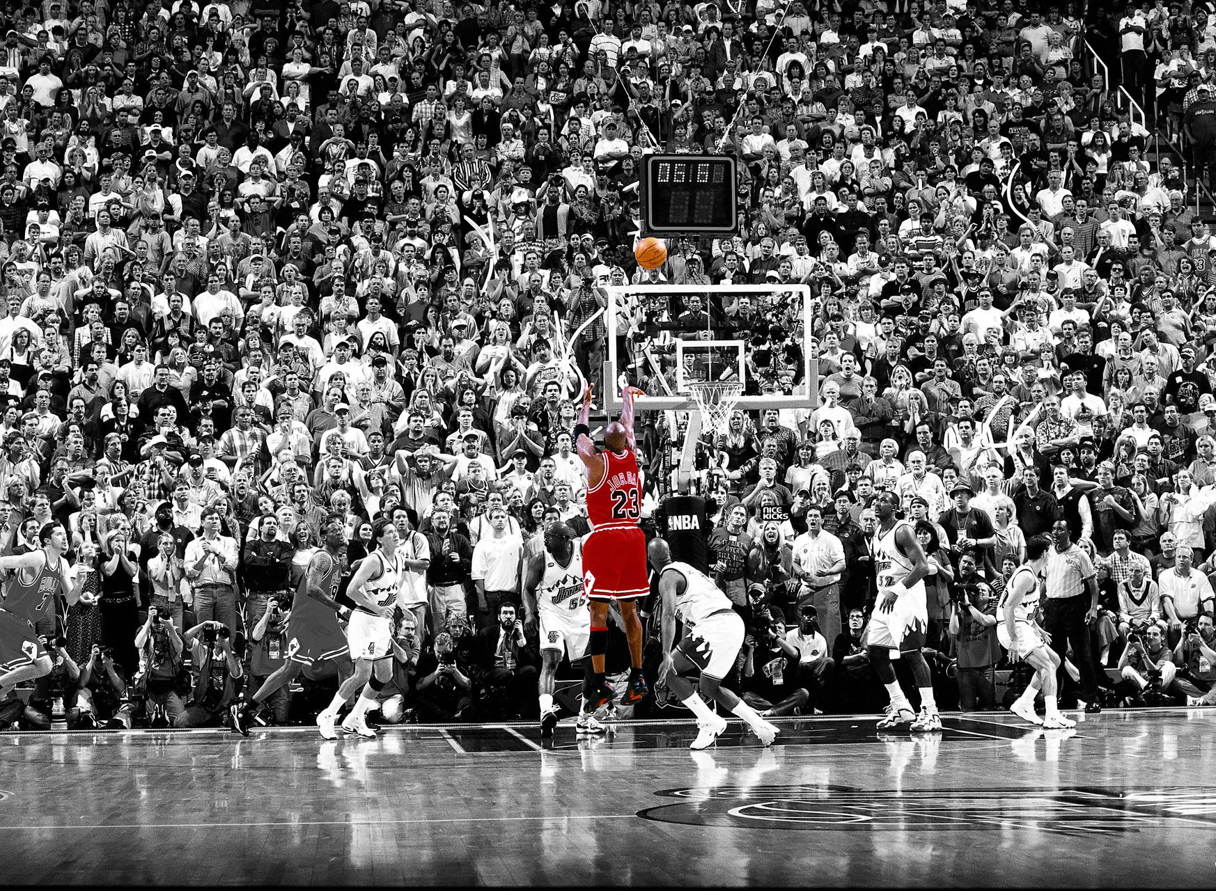 Michael Jordan Basketball Nba Chicago Bulls grayscale and colorful wallpaper Wallpaper