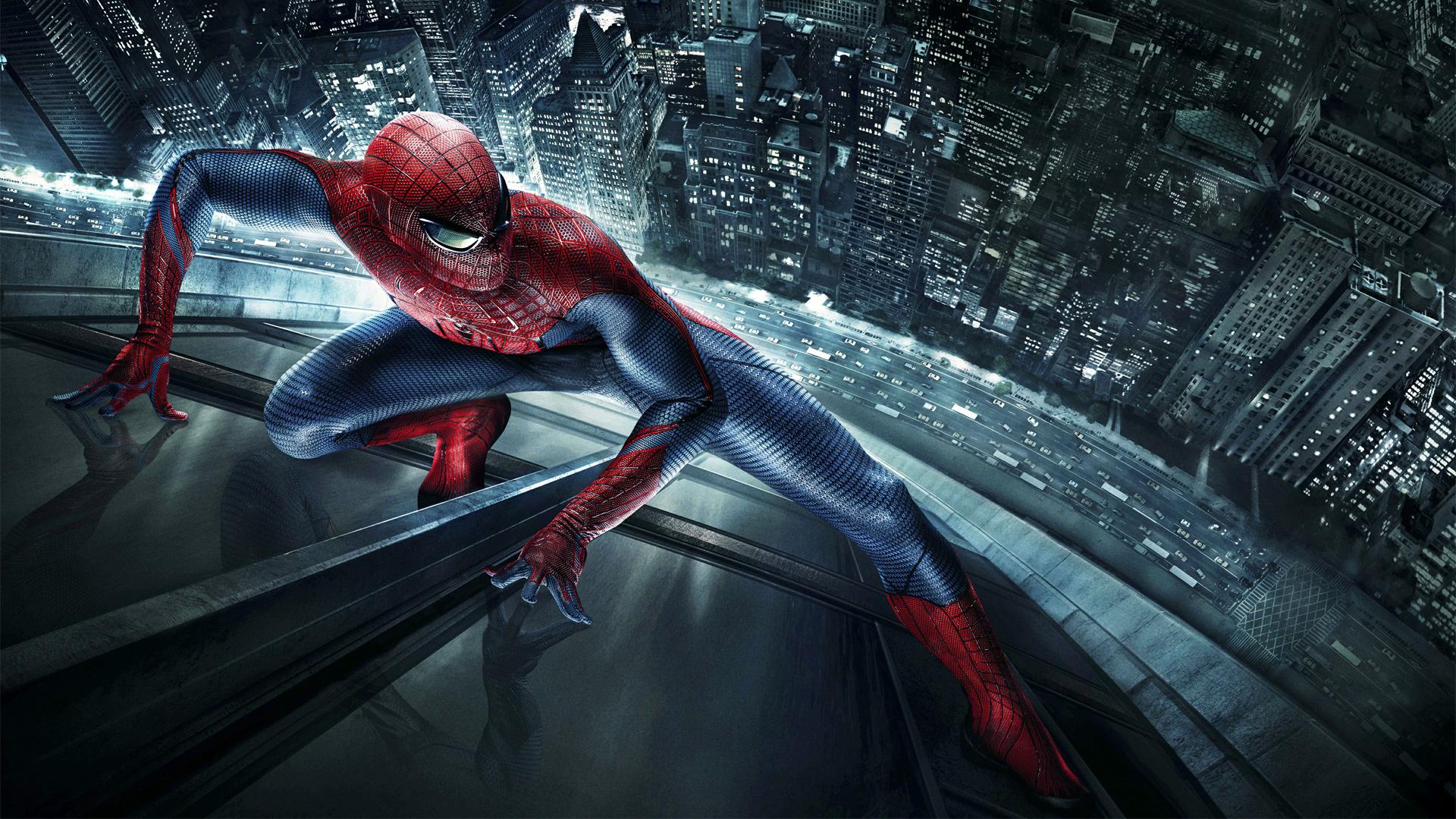 THE AMAZING SPIDER-MAN Spiderman over the window Wallpaper