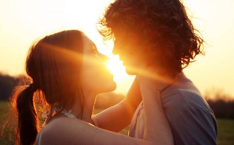 A Couple Kiss At The Sunset HD Wallpaper Desktop Background