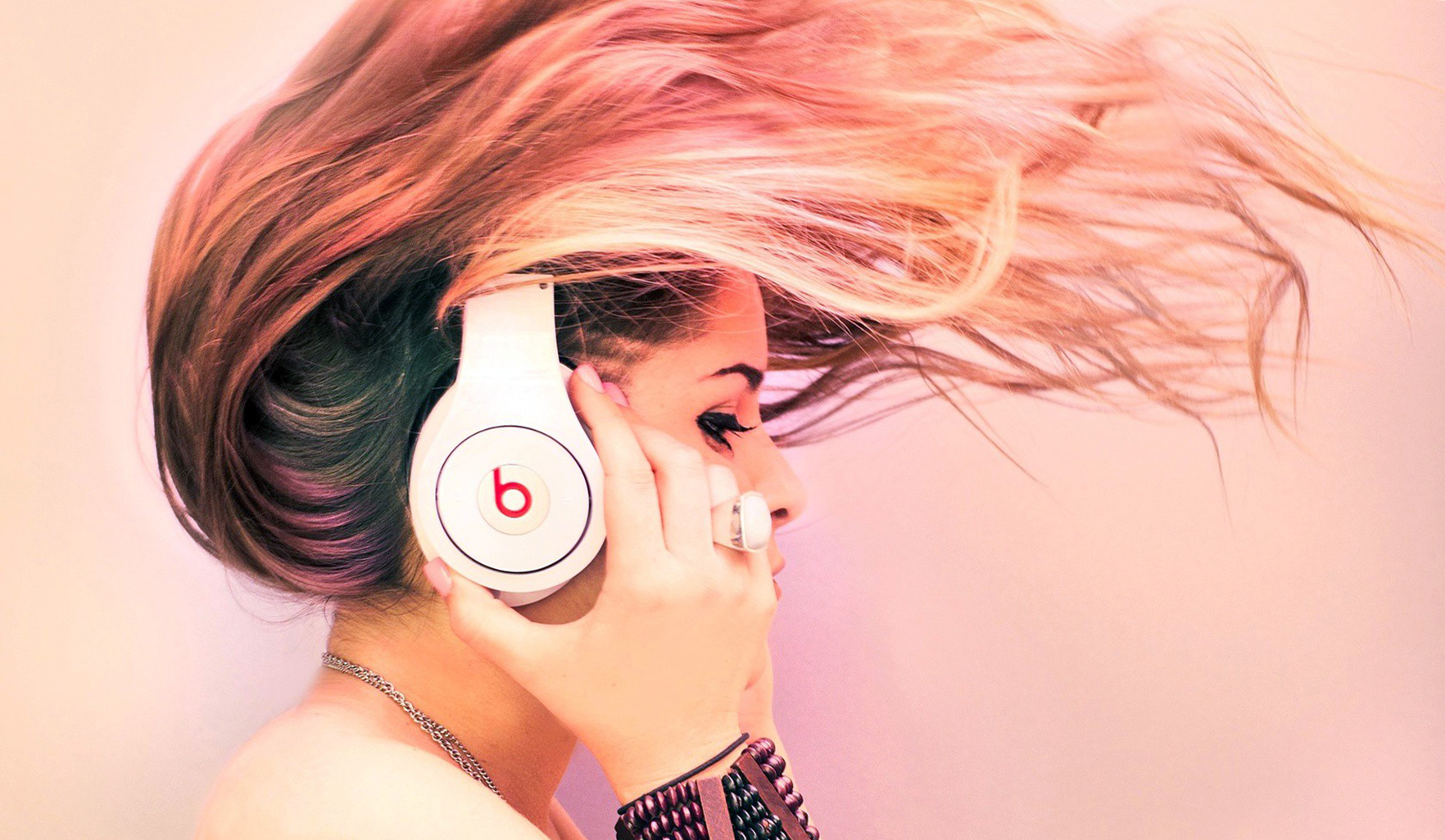 Blonde Women With A Headphone Wallpaper