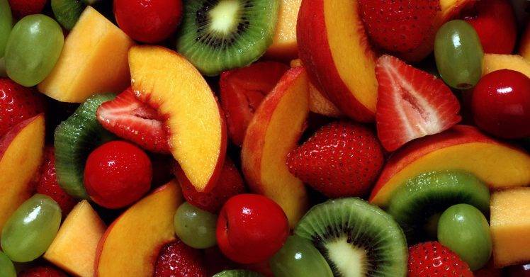 Fruits Kiwi Grapes Macro Shooting HD Wallpaper Desktop Background