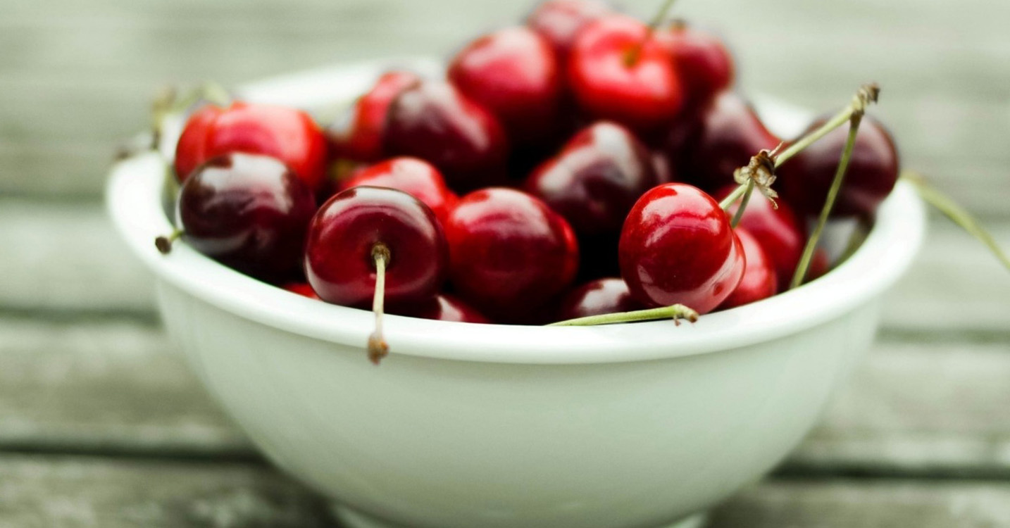 Red Cherries In The Bowl Wallpaper