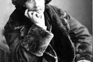 men, Oscar Wilde, Writers, Monochrome, Vintage, Smiling, Fur Coats, Sitting