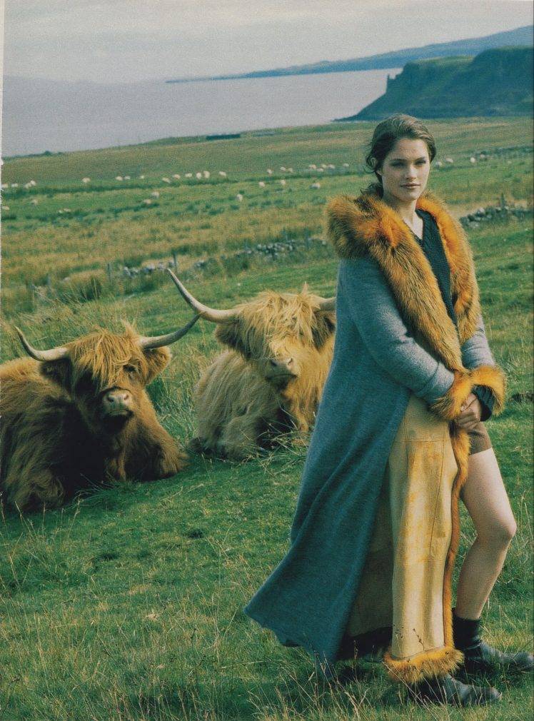 women, Vintage, Women Outdoors, Field, Animals, Cows, Nature, Landscape, Highland Cows HD Wallpaper Desktop Background