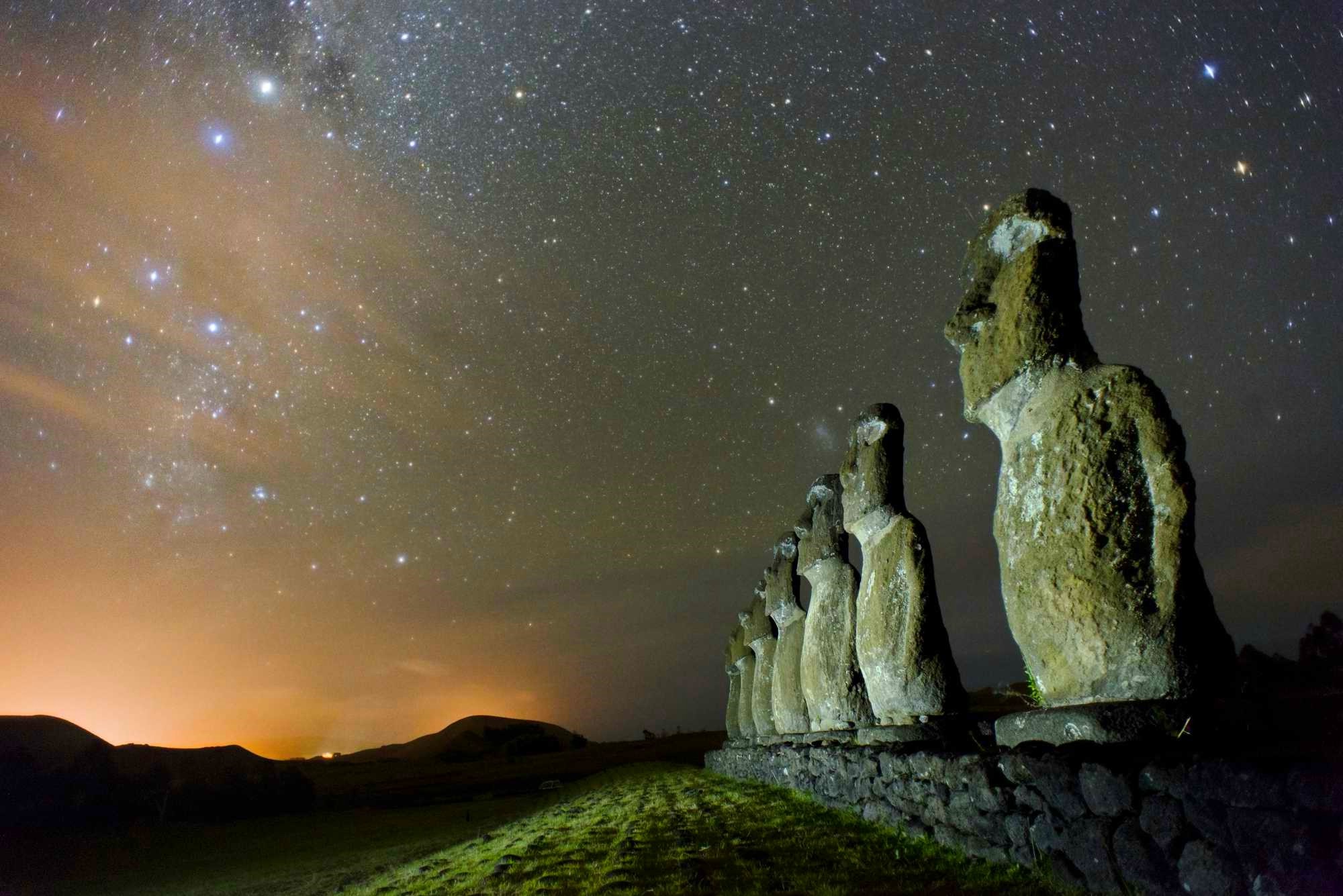 night, Universe, Easter Island, Monuments, Chile, Statue, Moai, Enigma, Starry Night, Hill, Nature, Landscape Wallpaper