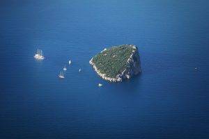 nature, Landscape, Minimalism, Water, Sea, Island, Rock, Boat, Yachts, Sailing Ship, Blue, Trees, Aerial View, Bird’s Eye View