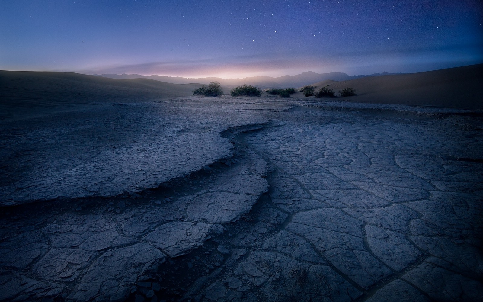 nature, Landscape, Death Valley, Sunrise, Shrubs, Mountain, Mist, Blue, Stars, Desert, California, Dune Wallpaper