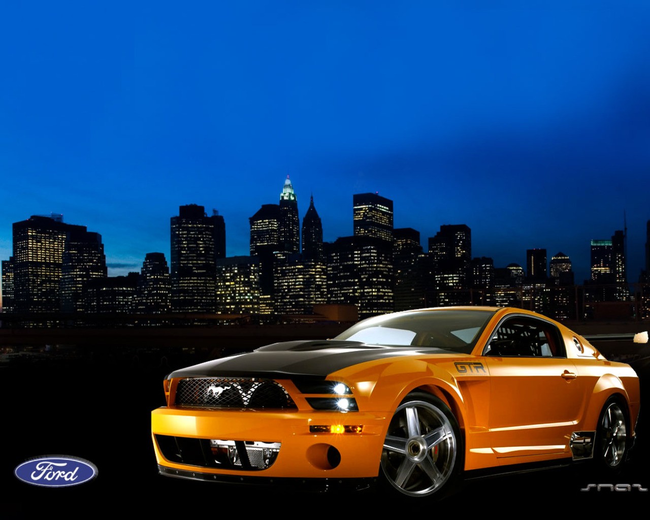 Ford Mustang на фоне города