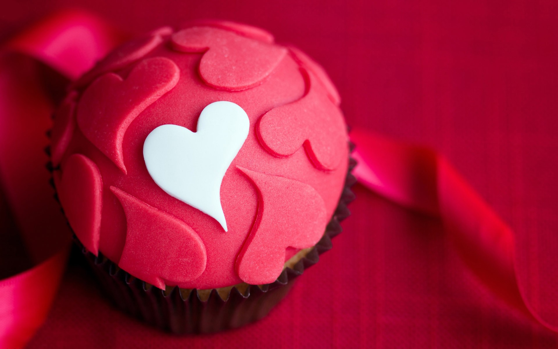 love, Cupcakes Wallpaper