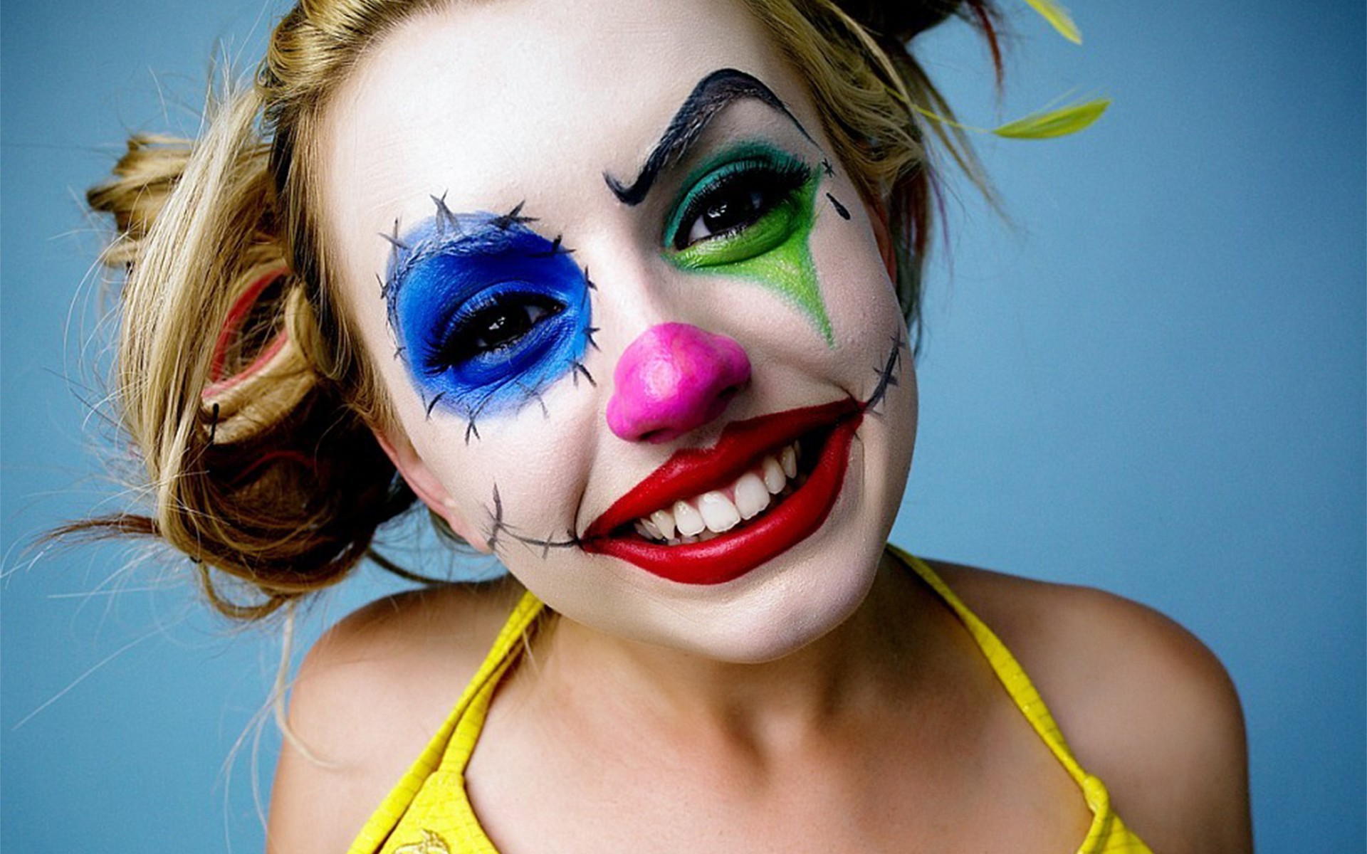 Lexi Belle, Clowns Wallpaper