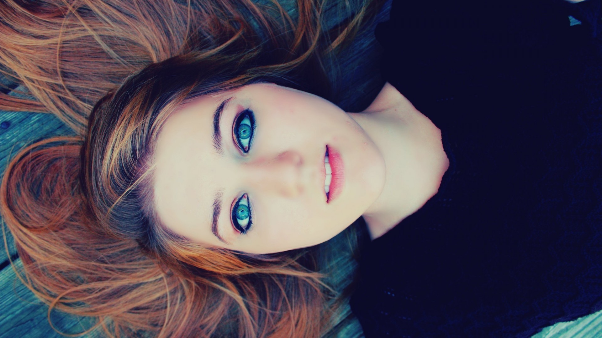 blue Eyes, Brunette Wallpaper