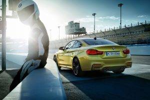 BMW M4, Yellow