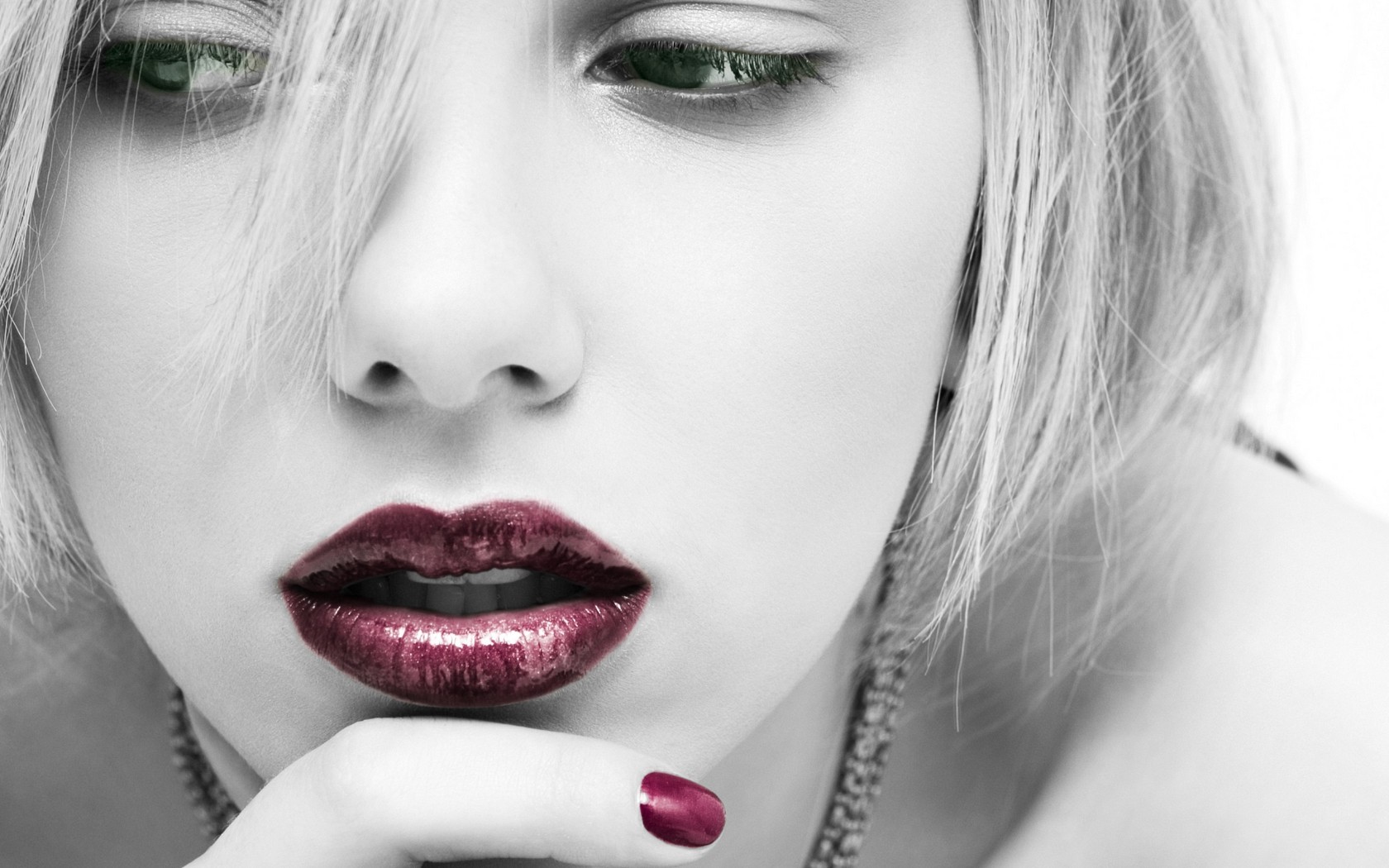 Scarlett Johansson, Lipstick Wallpaper
