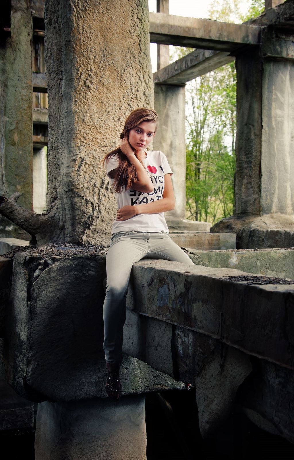 Indiana A, Women, Brunette, Blue Eyes, Jeans, T shirt Wallpaper