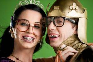 Katy Perry, Braces, Nerds, Glasses, Smiling, Tiaras, Green Background