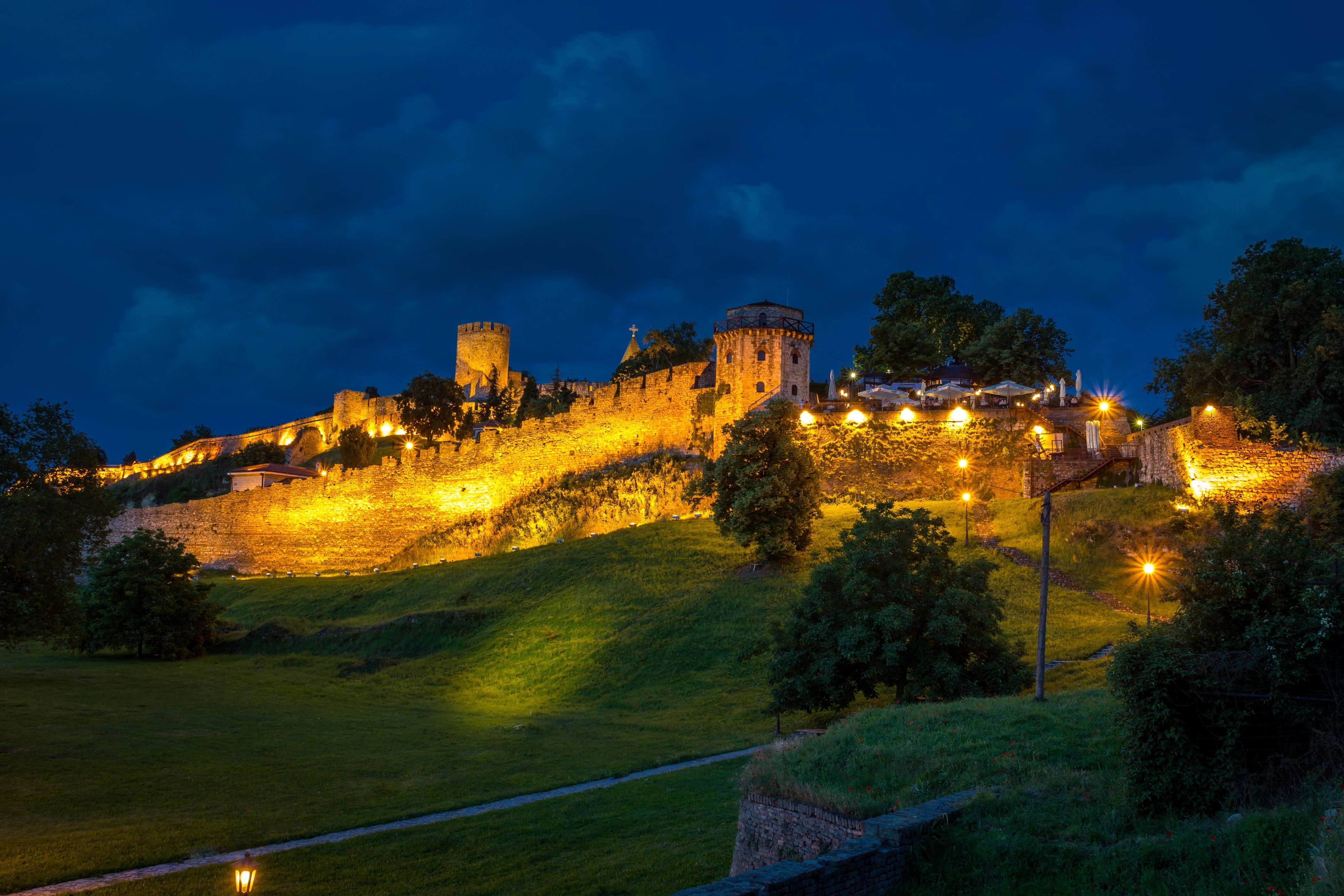 nature, Landscape, Architecture, Castle, Hill, Fortress, Belgrade, Serbia, Evening, Lights, Grass, Walls, Clouds Wallpaper