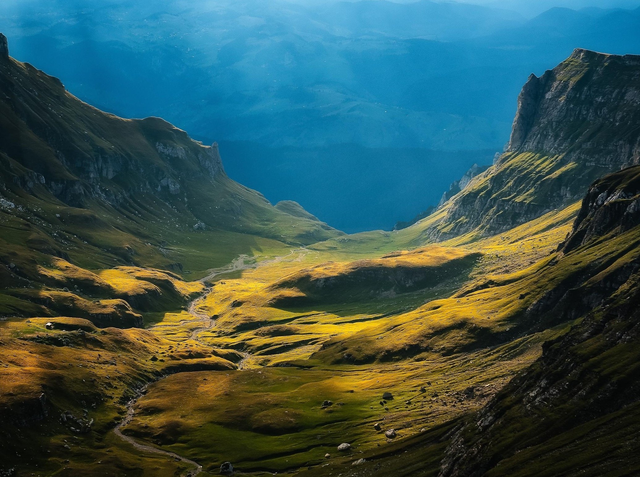 valley, Mountain, Sun Rays, Grass, Cliff, Nature, Landscape Wallpaper