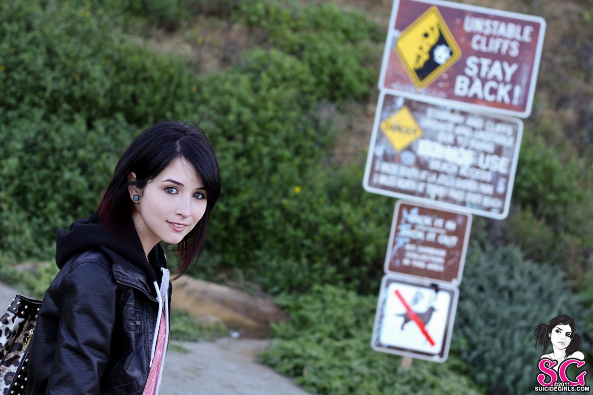 Suicide Girls, Valhala Suicide Wallpaper