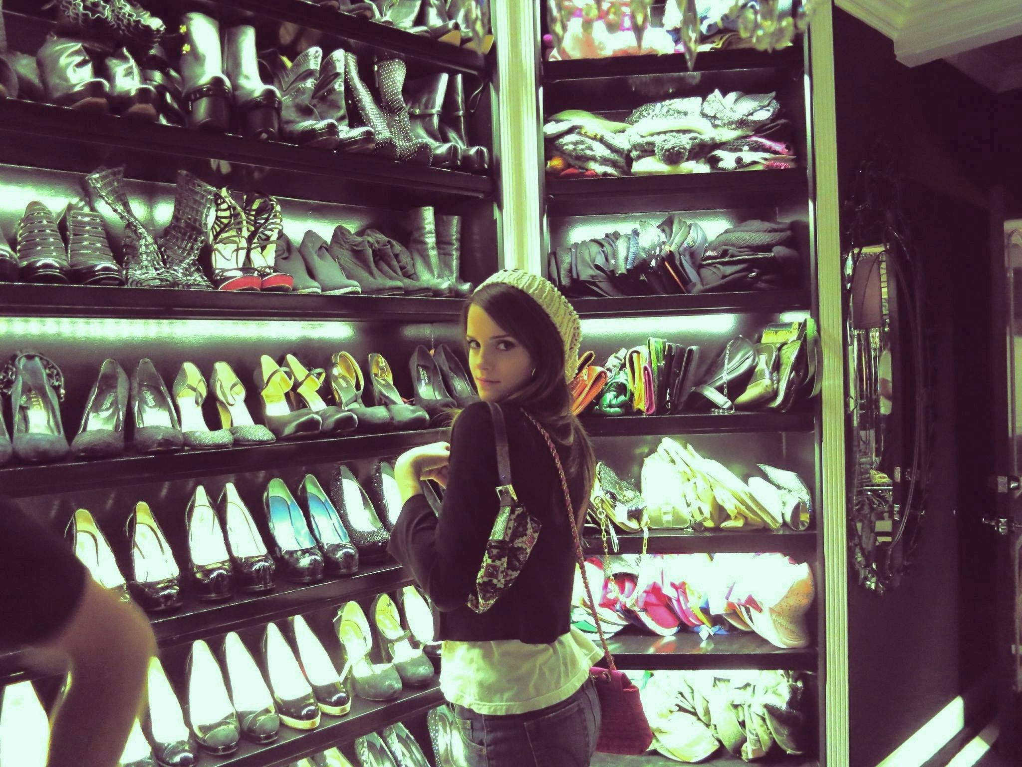 Emma Watson, The Bling Ring, Shoes, Women, Actress, Brunette Wallpaper