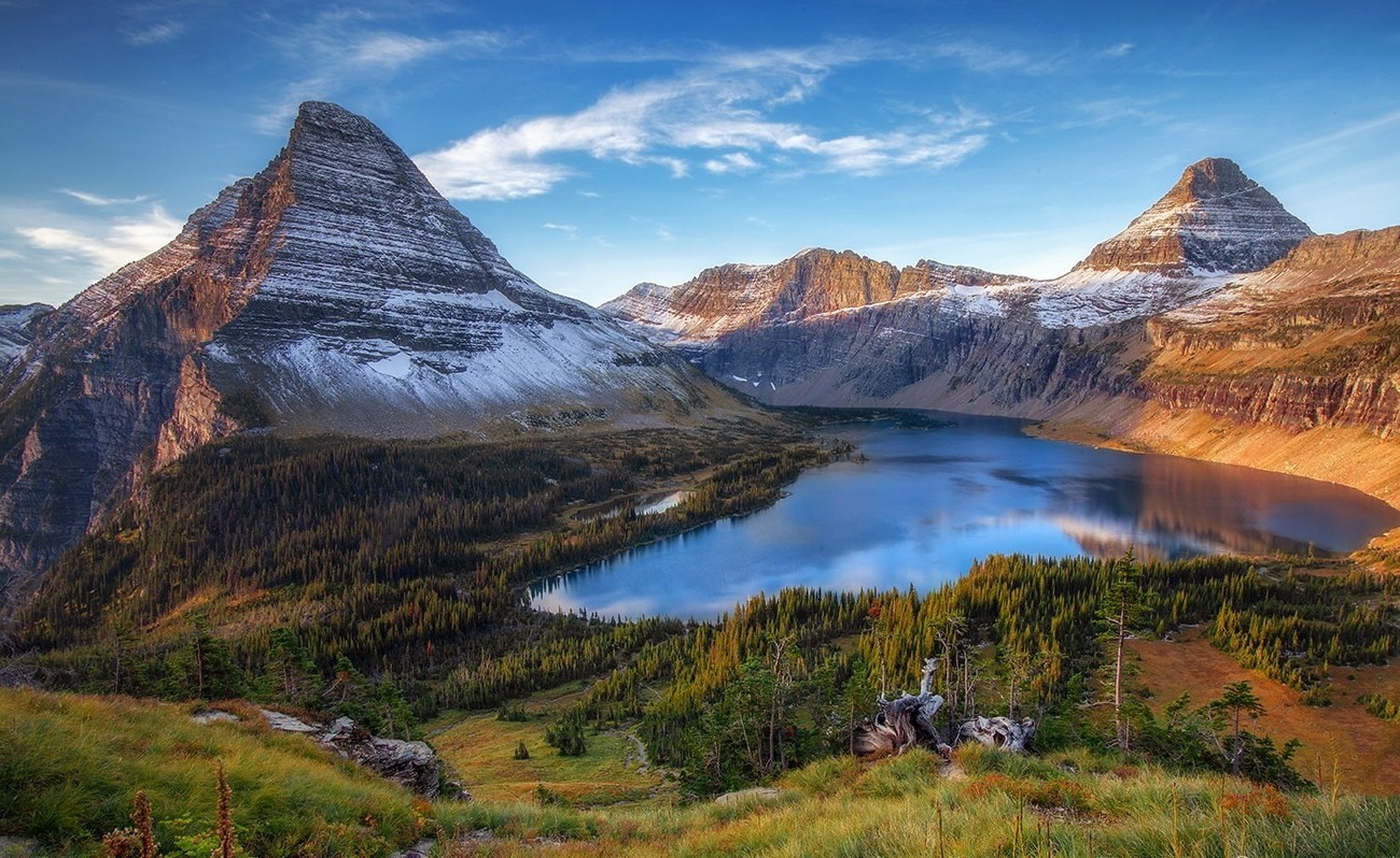 nature, Landscape, Forest, Glacier National Park, Montana, Lake, Mountain, Sunrise, Snowy Peak, Water, Grass Wallpaper
