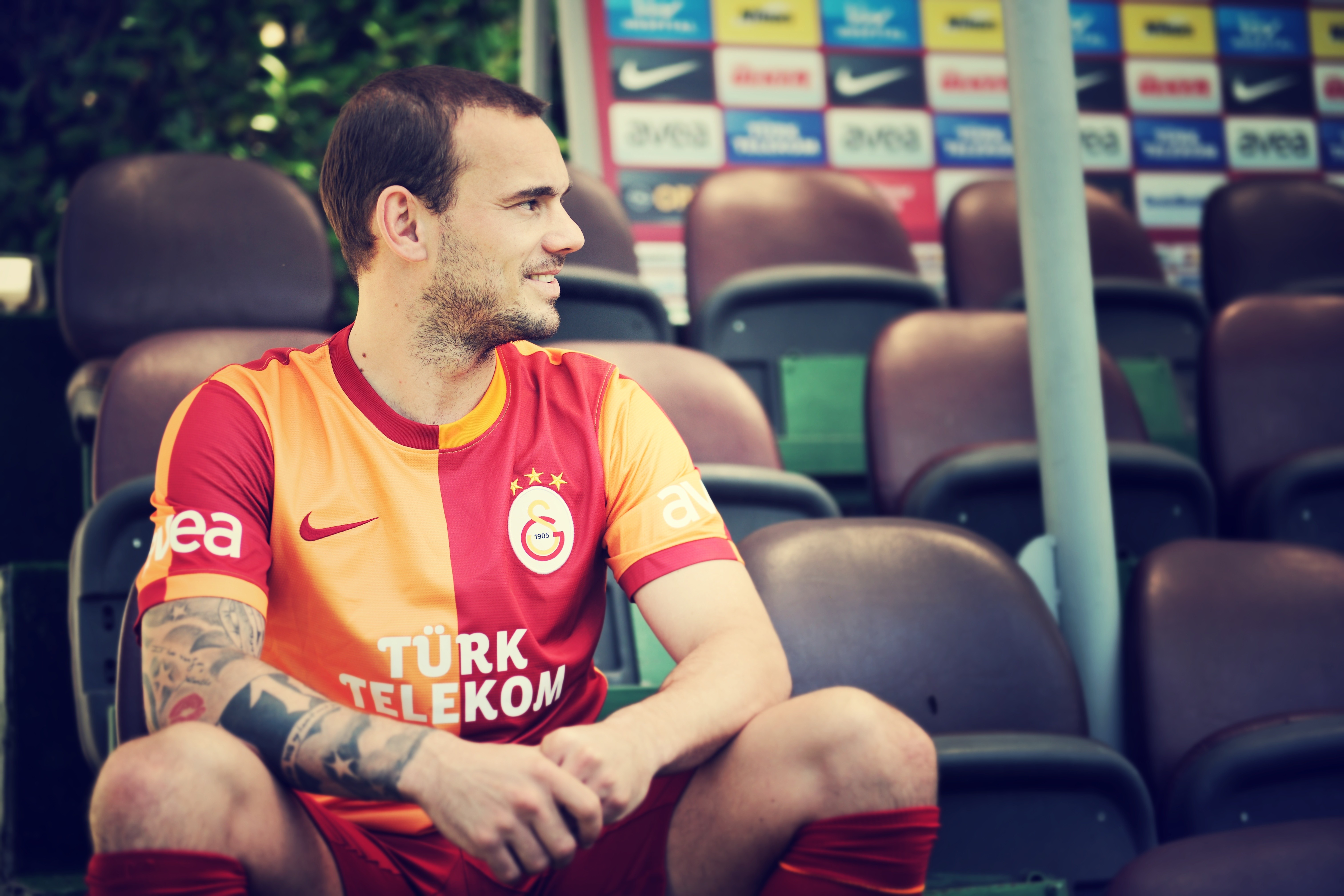 Galatasaray S.K., Soccer, Turkey, Wesley Sneijder, Leyla Ile Mecnun Wallpaper