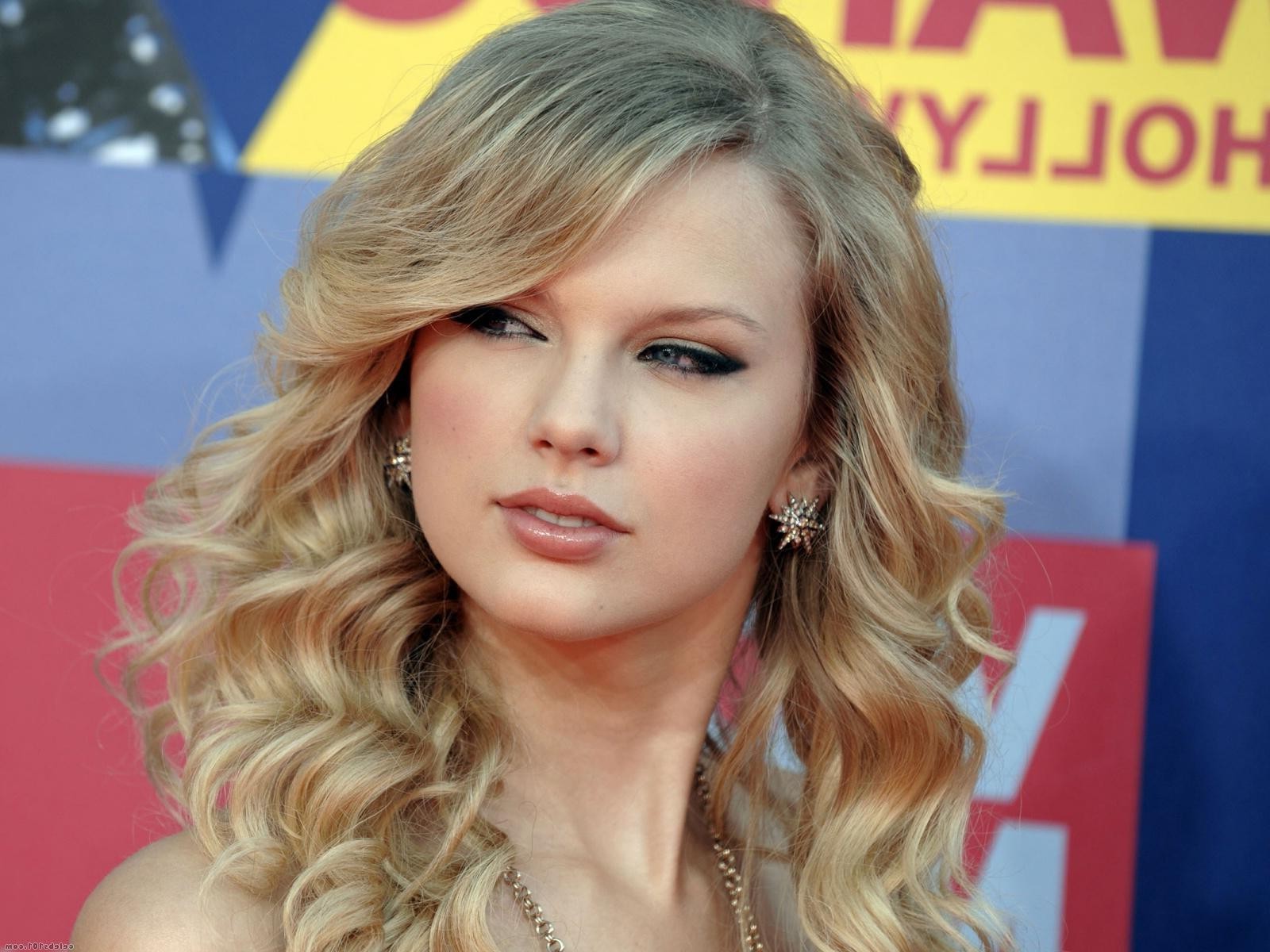 Taylor Swift Wallpaper