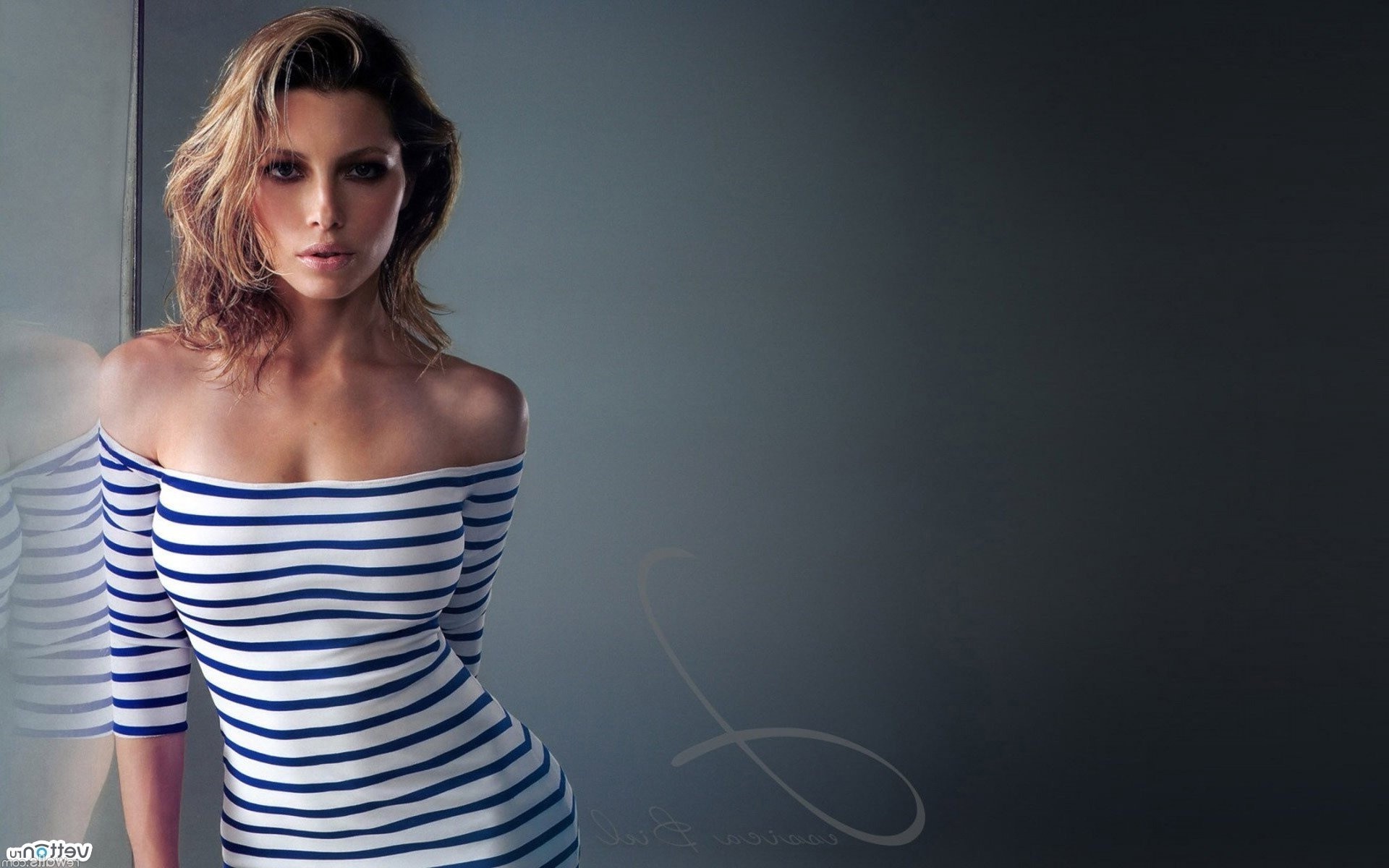 Jessica Biel, Striped Clothing, Bare Shoulders, Actress Wallpaper