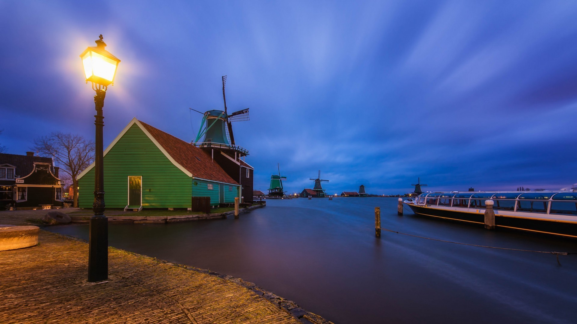 nature, Landscape, Evening, Lights, House, Town, Clouds, Netherlands, Windmills, Street Light, Lamps, Water, Long Exposure, Boat Wallpaper