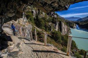 nature, Landscape, Hiking, Shrubs, River, Mountain, Chile, Path, Cliff