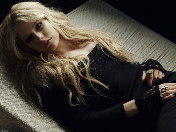 Avril Lavigne HD Wallpaper Desktop Background