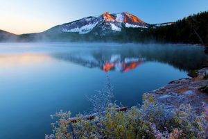 nature, Landscape, Lake, Sunset, Mountain, Mist, Frost, Snowy Peak, Oregon, Shrubs, Trees, Water, Calm