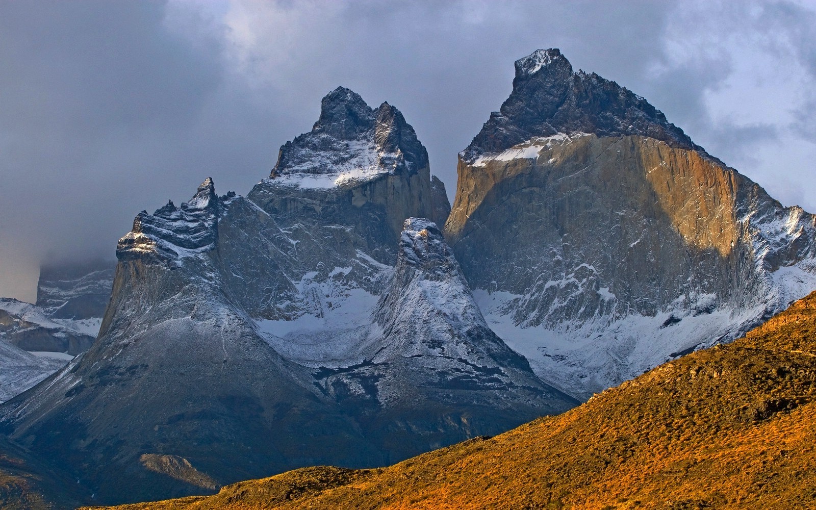 nature, Landscape, Sunrise, Snowy Peak, Torres Del Paine, Mountain, Chile, Clouds Wallpaper