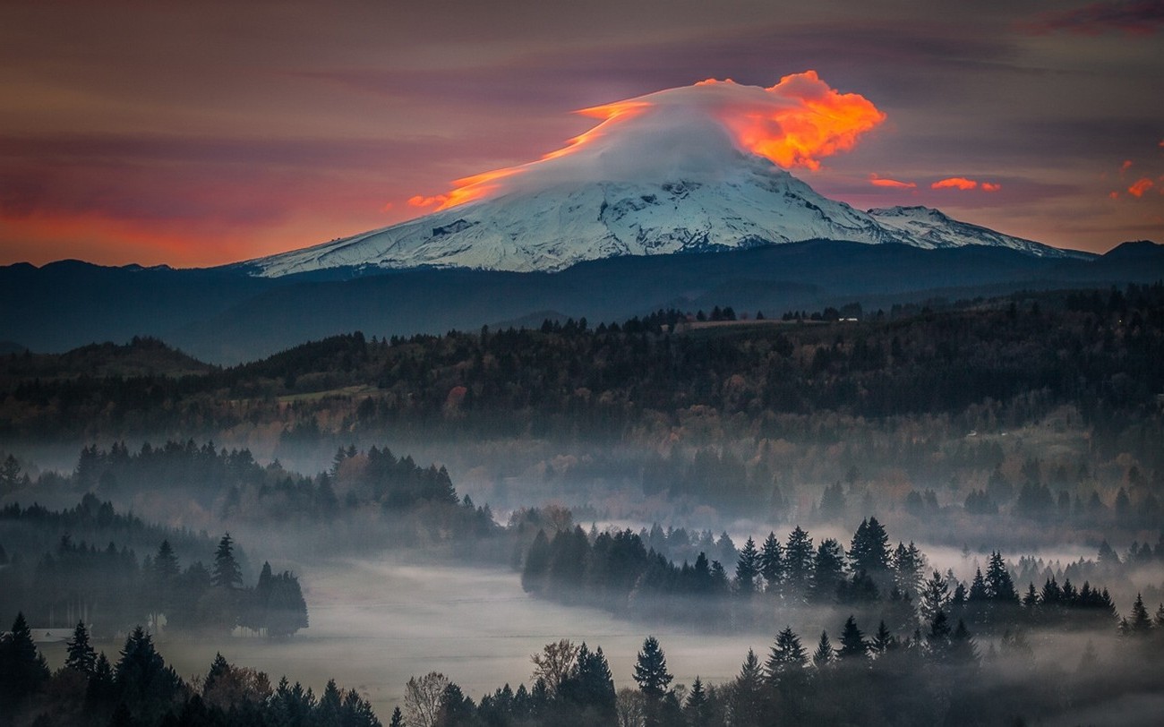 snowy Peak, Sunset, Mist, Oregon, Nature, Forest, Volcano, Mountain, Sky, Trees, Landscape Wallpaper