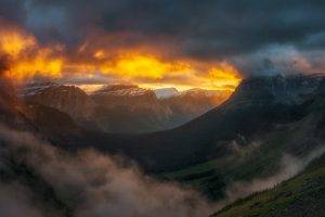 nature, Landscape, Glacier National Park, Sunrise, Mountain, Forest, Clouds, Mist, Snowy Peak, Mountain Pass, Valley, Sky, Sunlight