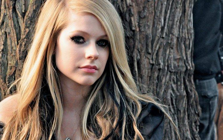 Avril Lavigne, Singer HD Wallpaper Desktop Background