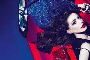 Anne Hathaway, Fashion, Brunette, Women With Cars, Red Lipstick, Purses, Red Cars