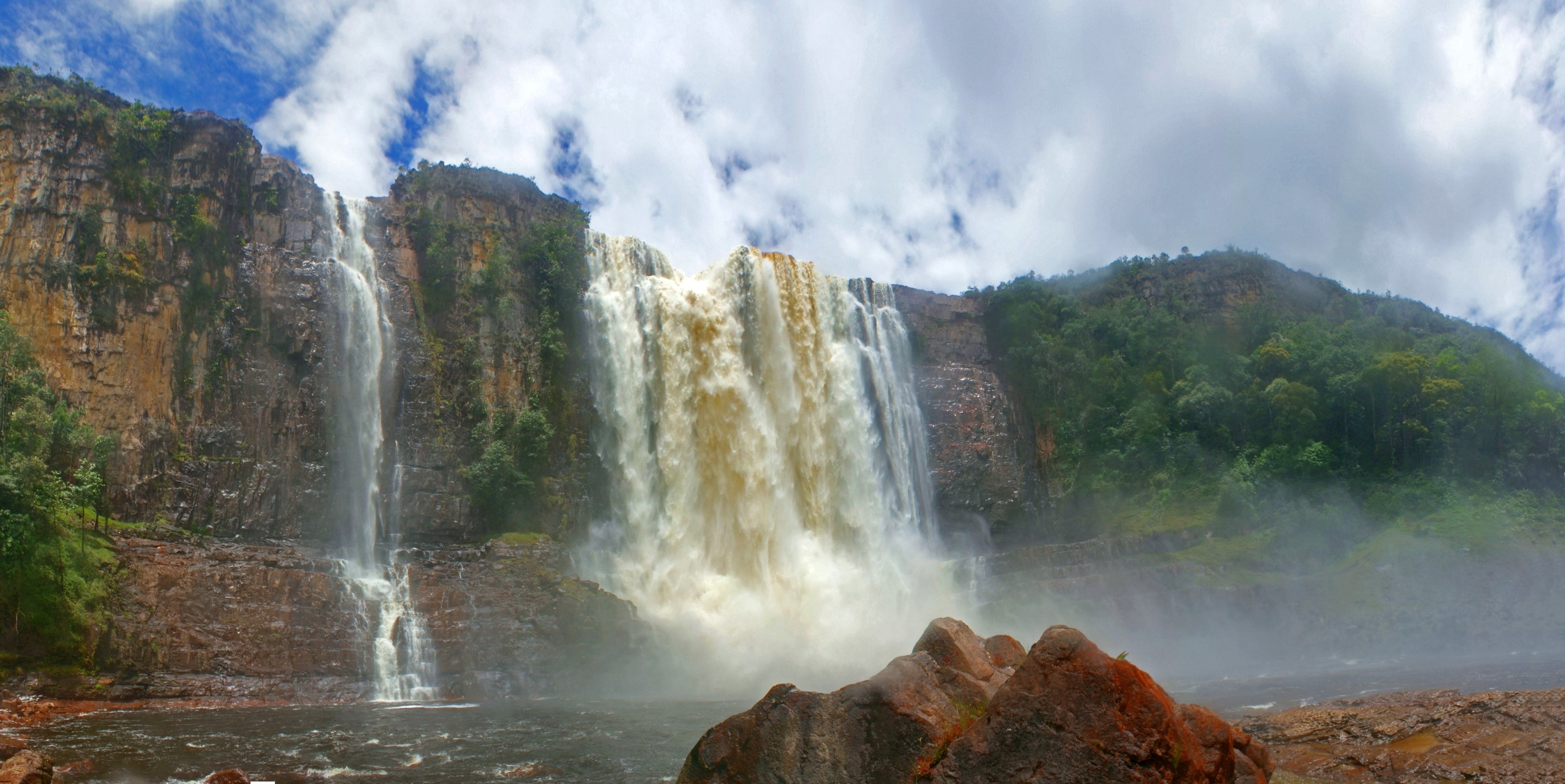nature, Landscape, Canaima National Park, Venezuela, Waterfall, Cliff, River, Tropical Forest, Clouds Wallpaper