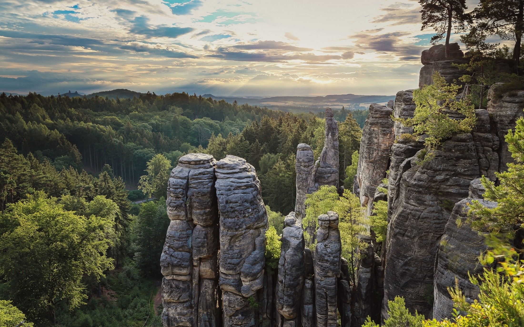 nature, Landscape, Sunset, Rock Formation, Forest, Clouds, Sky, Hill, Trees, Czech Republic Wallpaper