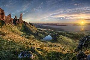 nature, Landscape, Sunrise, Old Man Of Storr, Skye, Island, Scotland, Grass, Sea, Mountain, Sun Rays, Sunlight, Water, Pond, Rock