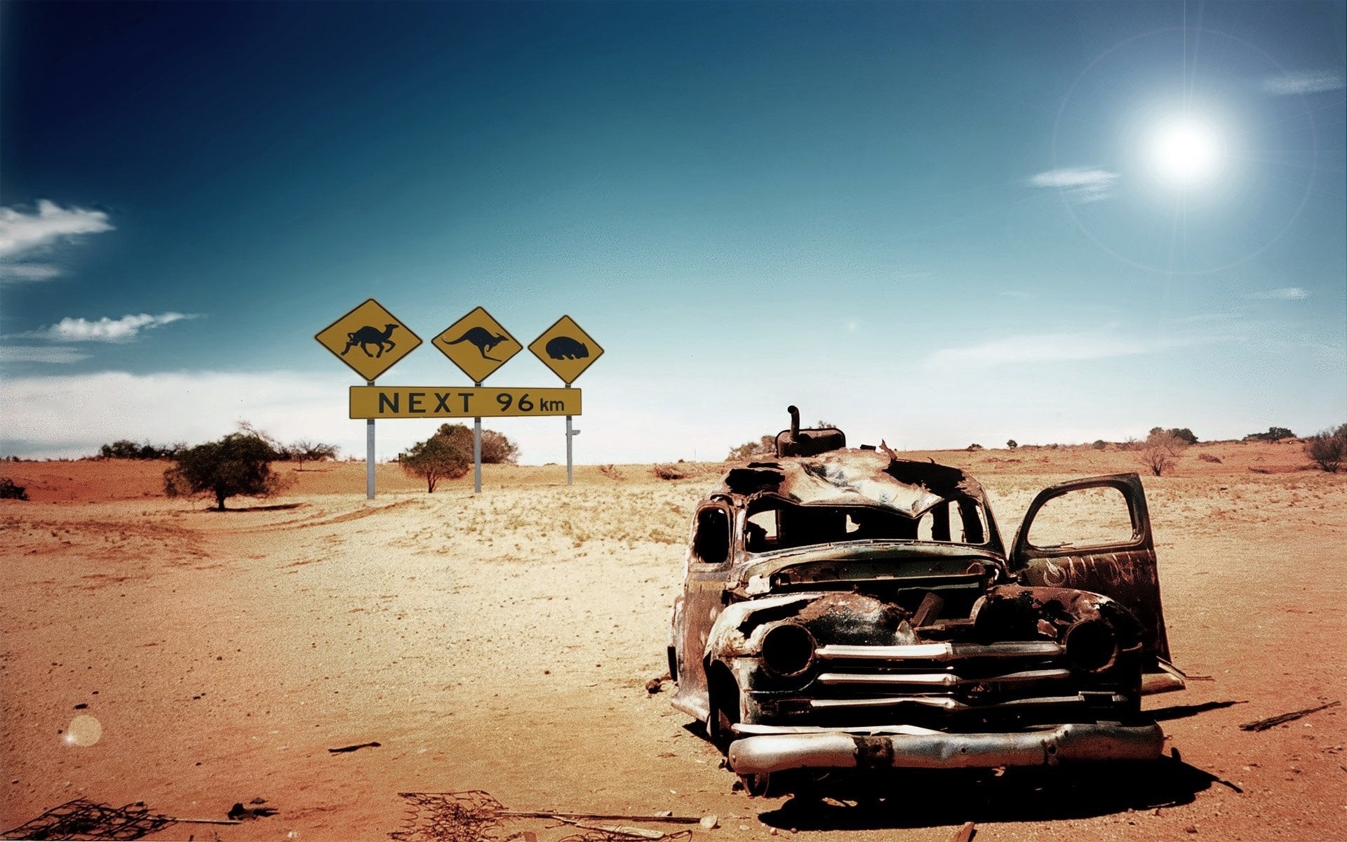 car, Desert, Sand, Rust, Sunlight Wallpaper